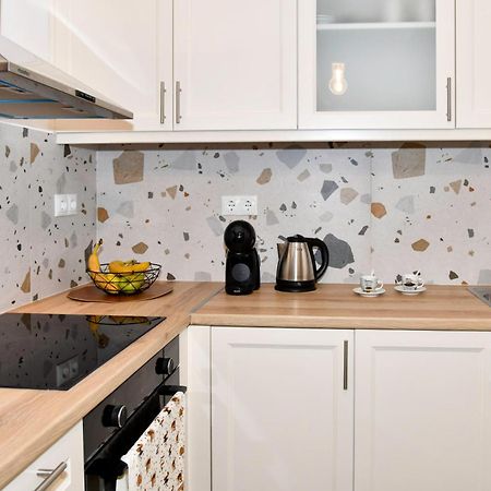 Captain Theo'S Modern Apartment Maria ليفكيمي المظهر الخارجي الصورة
