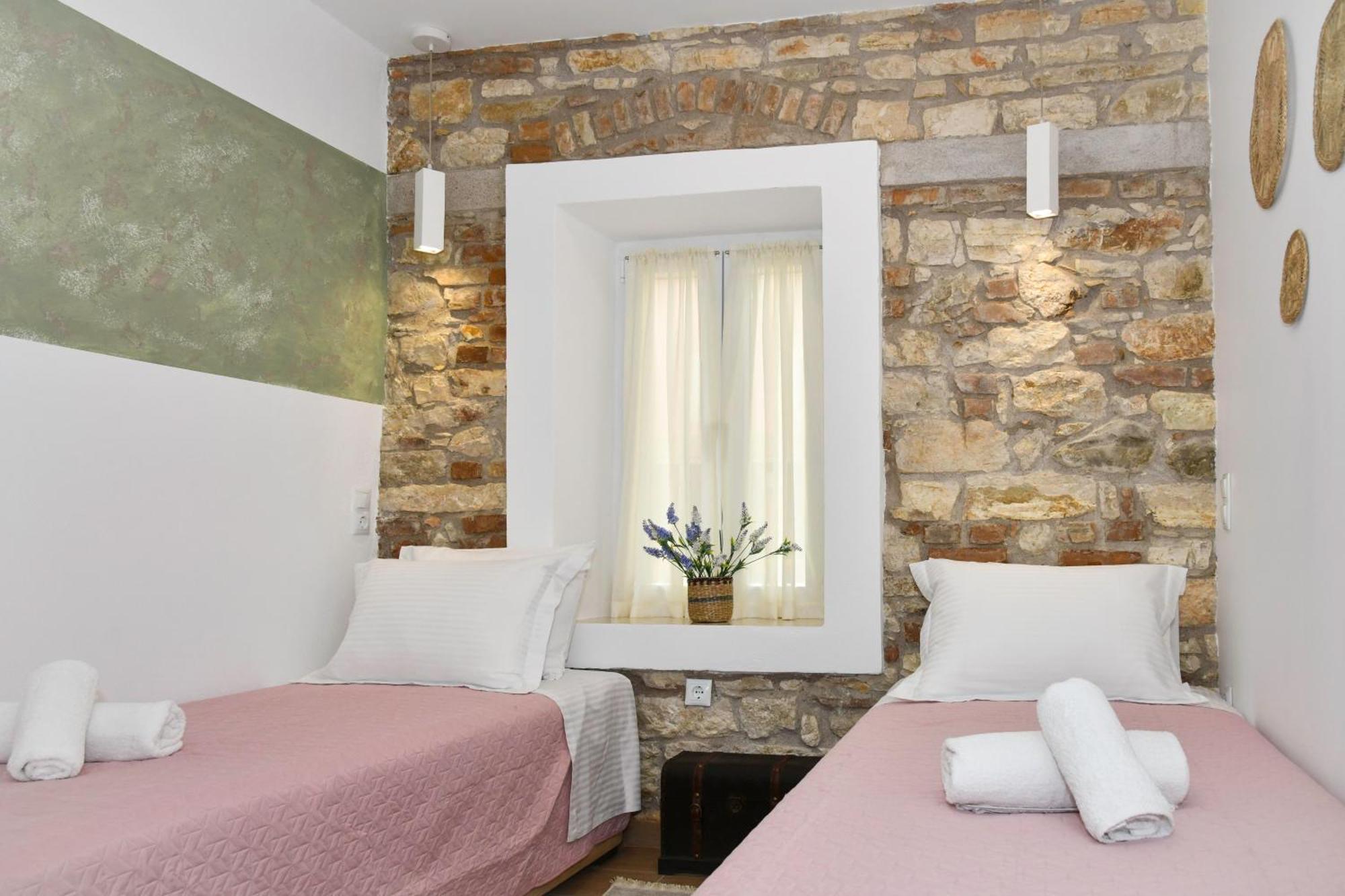 Captain Theo'S Modern Apartment Maria ليفكيمي المظهر الخارجي الصورة