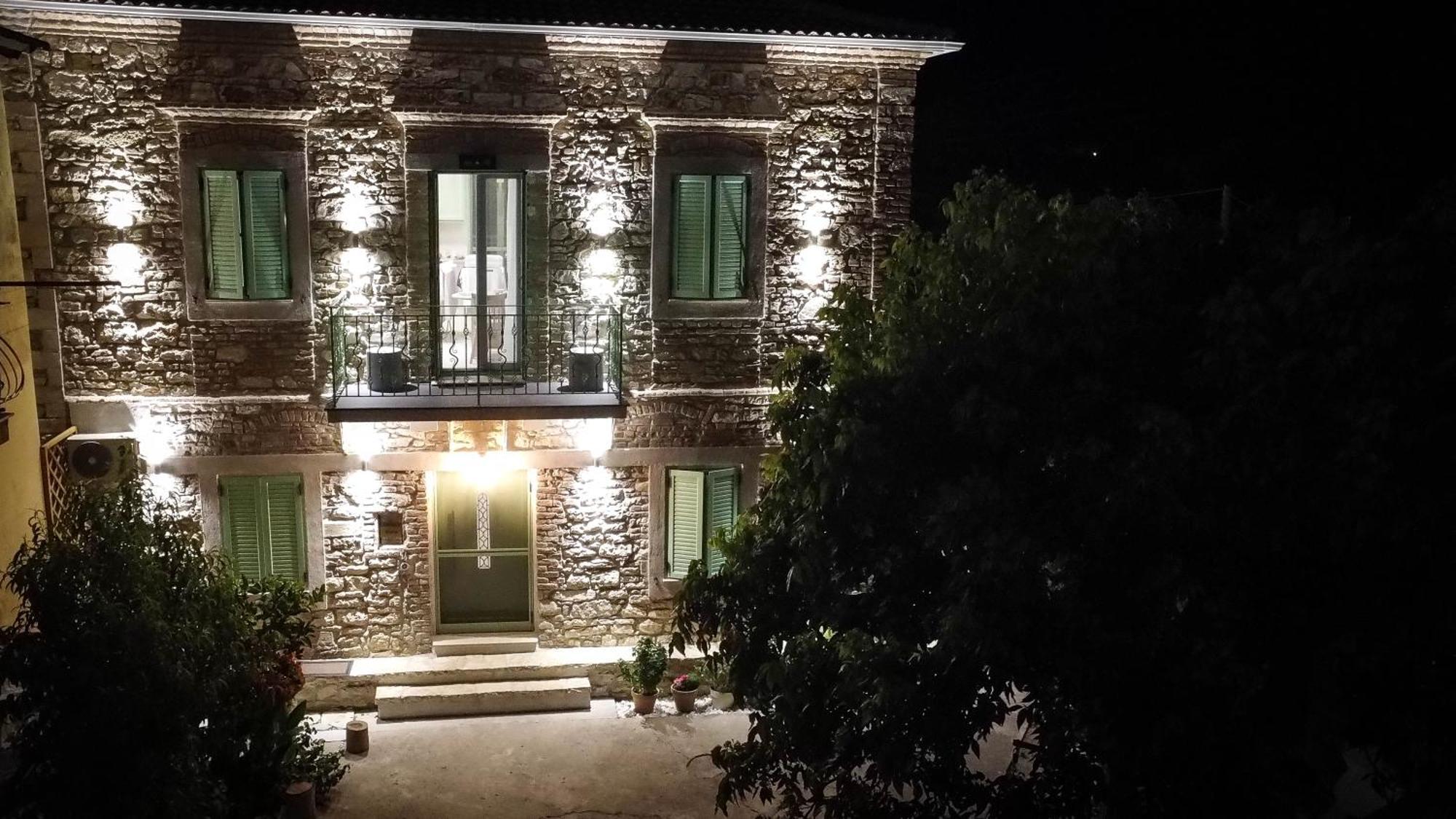 Captain Theo'S Modern Apartment Maria ليفكيمي المظهر الخارجي الصورة